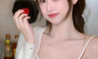 观看www.17，心脏不自觉地“咚咚”了一下，哈哈