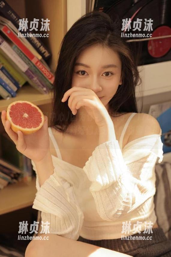 17c黑料中心 因为你我相识于“17c黑料中心”,这黑料好像是永久的甜蜜负担。