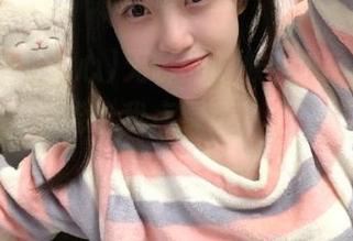 无聊的时候，17c黑料中心的视频总能给我点绿意，呃…详情未曾留意。