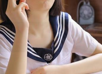 下载17c黑料中心，跟我一起升级吃瓜水平，别怪我没提醒你哦！