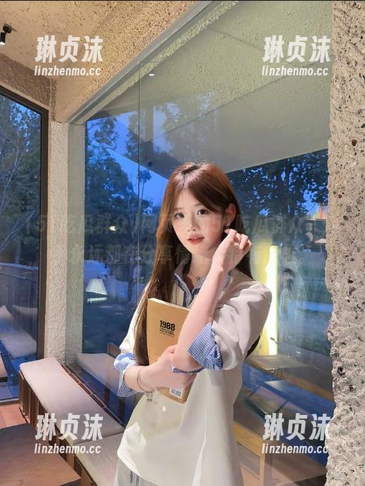 51吃瓜群众 网页里的51吃瓜群众,似乎永远都在分享情绪,特有意思。