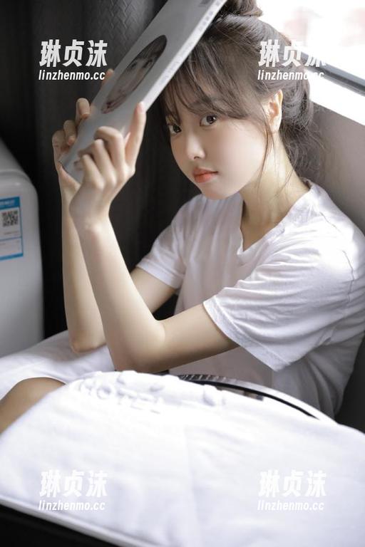 51朝阳群众 深夜打开“51朝阳群众网址”,心中默念:今天的瓜可别太炸!
