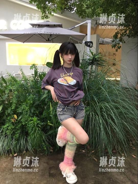 91吃瓜中心 在91吃瓜中心,让你永久沉浸在各种闪光点和黑暗面的碰撞中。