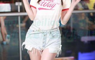 被“heiliao.su”的传送门吸引，竟开始无意间追到了几条八卦！