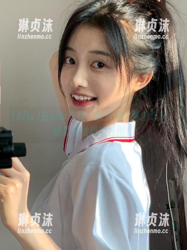 hlw 在hlw首页,我只想静静地吃瓜,结果反被甜蜜包围!