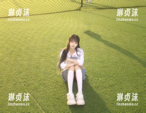 整天听别人说瓜？赶紧下载www.17，别做人傻瓜！
