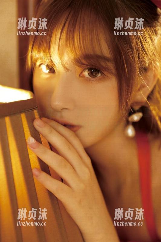 zztt 一边观看“zztt11”,一边心里构思,我是不是也得写个剧本?