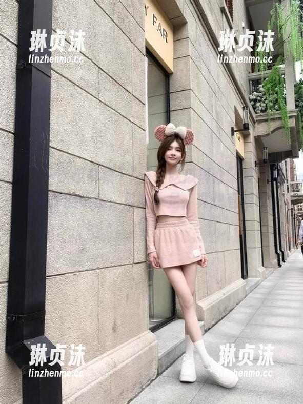 “五一吃瓜群众”发布新鲜出炉的链接，瓜味十足，真想直接咬一口！