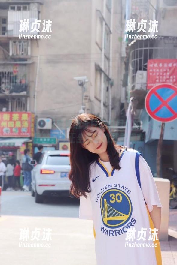 黑料911 想知道今日吃瓜网红的地址吗?黑料911正坐在那边默默观察!