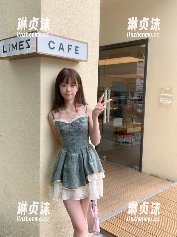 网页上游走在“黑料不打烊51”和反差之间，怎么看都是一幅画。