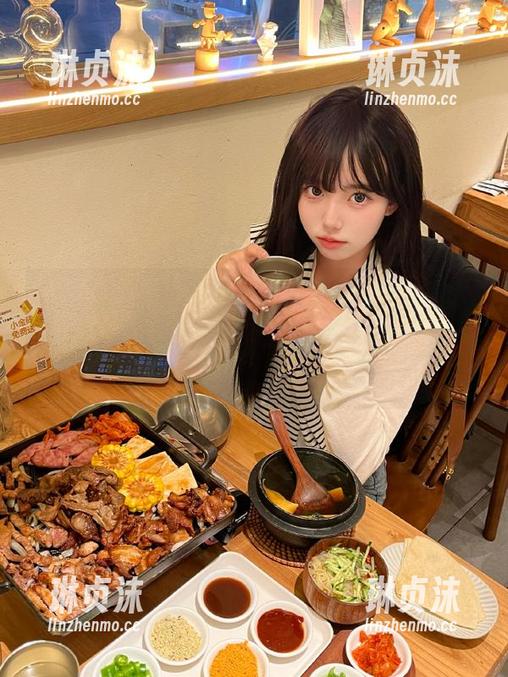 黑料正能量 “黑料正能量tttzzz668su”视频,一出手就感受到无节操与无下限的完美结合。