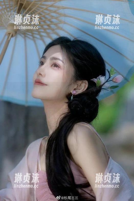 巷子里的烧烤老板娘，成为了“黑料正能量”的新线路代言人，简直成了美食传奇！