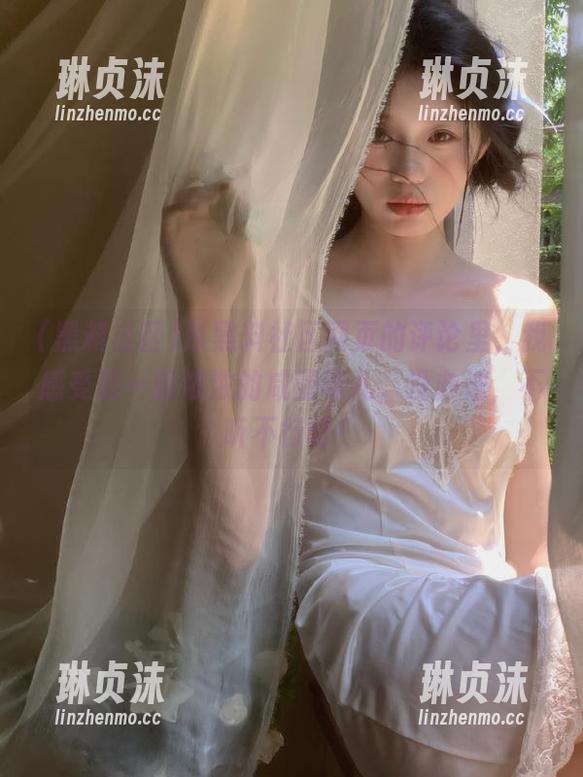 黑料社区 从黑料社区网页的评论里,我感受到一股浓浓的咸湿味儿,没办法,不听不行呀!