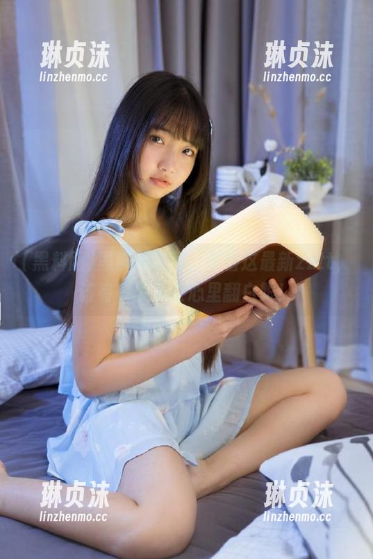 黑料网官网，看看这最新zztt，该有多少人在心里翻白眼！