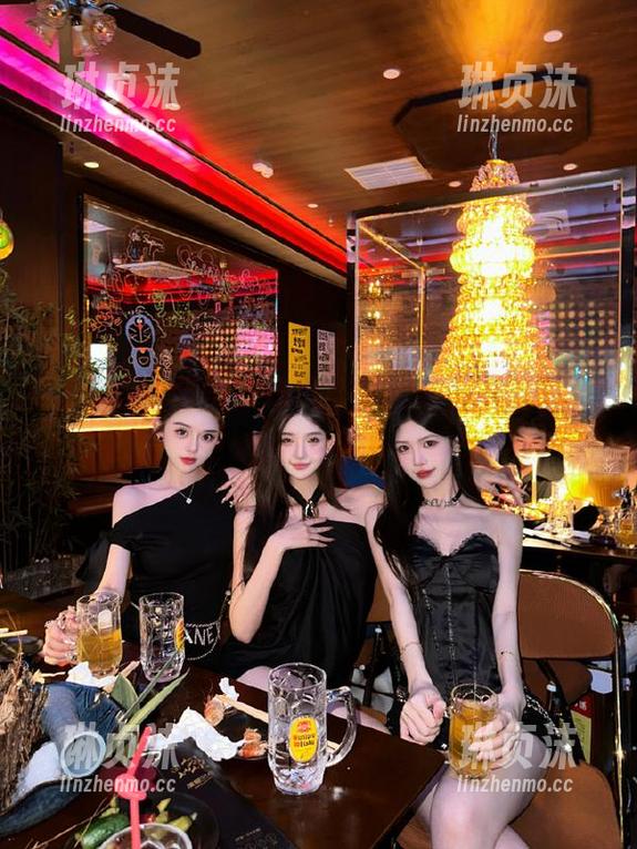 黑料网 免费下载黑料网,成为八卦达人就靠它了!